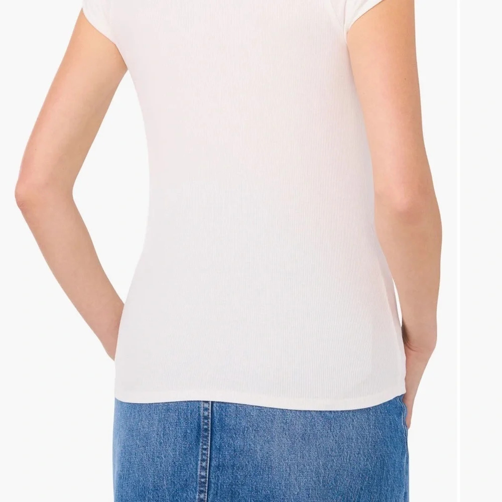 White tee - Picture 4 of 5